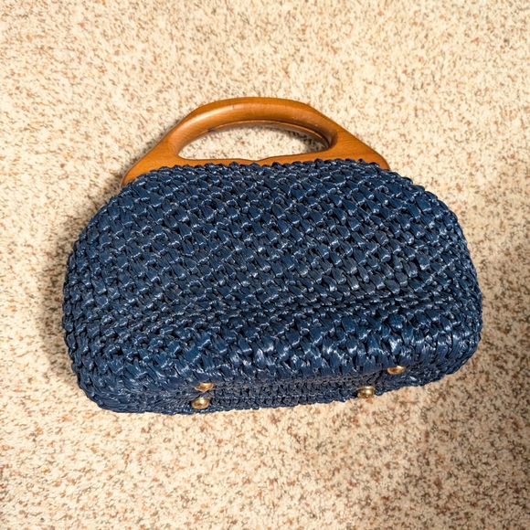 Elegant Navy Woven Clutch with Wooden Handle - Picture 3 of 9